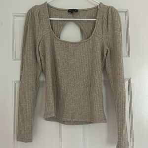 Cute beige long sleeve top